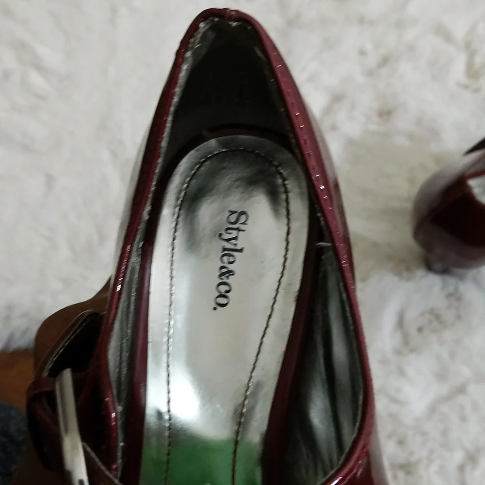 Style & Co| Vintage Burgundy suede high heel pump - Picture 12 of 14